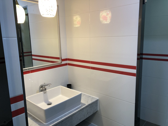 Bathroom 4, Legend Hotel, Gimhae