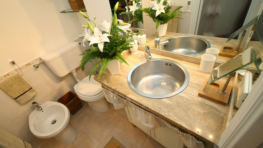Bathroom, Rental in Rome Romantica Studio, Rome