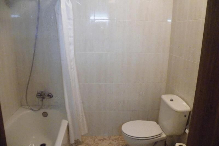 Bathroom 3, Allotjaments Colomer-Cullell, Girona