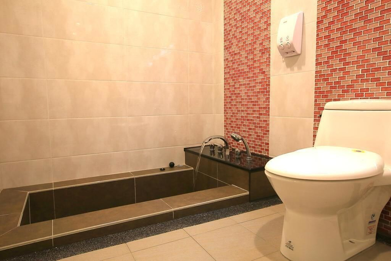 Bathroom 3, Amethyst Bay, Penghu