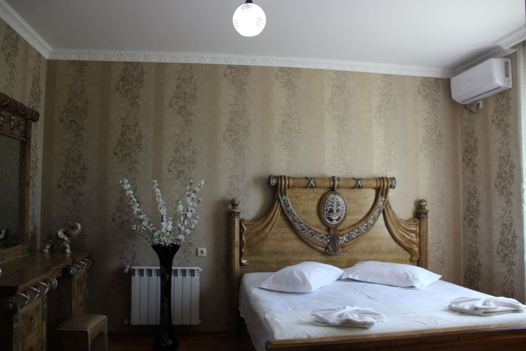 Bedroom 2, Hotel Oniks, Tskaltubo