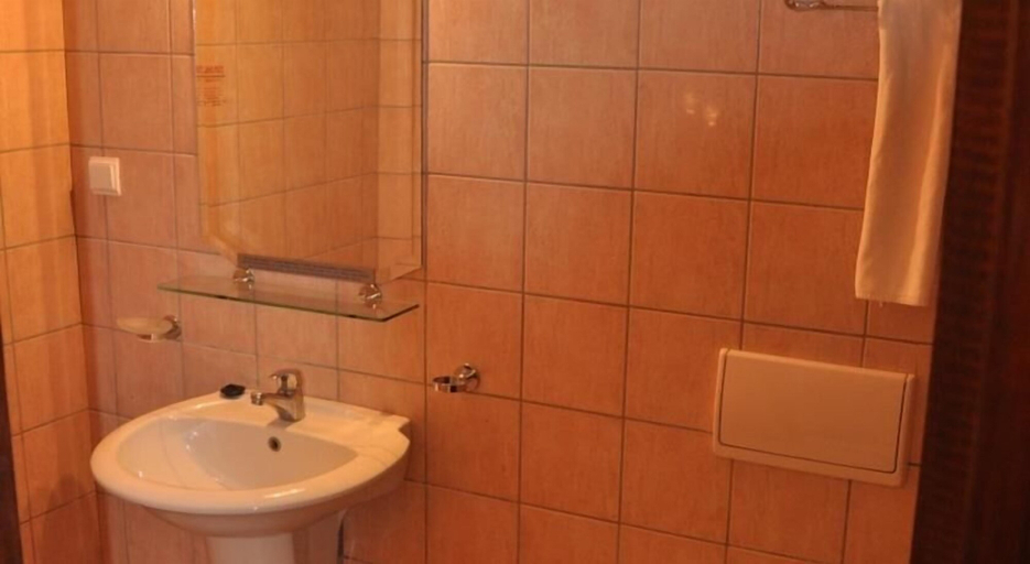 Bathroom 3, Club Turquoise Apartments, Marmaris