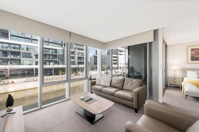 Others 5, Accommodate Canberra - Lakefront, Canberra