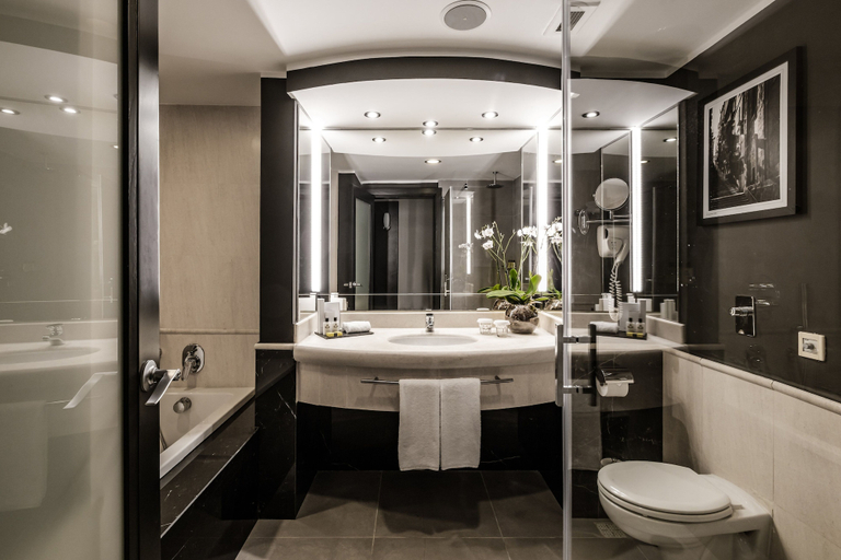 Bathroom 5, InterContinental Hotels MALTA by IHG, St Julian's