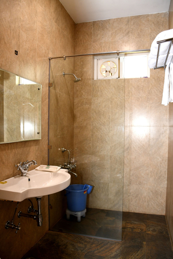 Bathroom 3, Mastiff Villa Camellia - A Tea Estate Hotel, Kangra