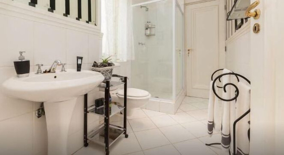 Bathroom 3, Melrose Executive Suites, City of Johannesburg