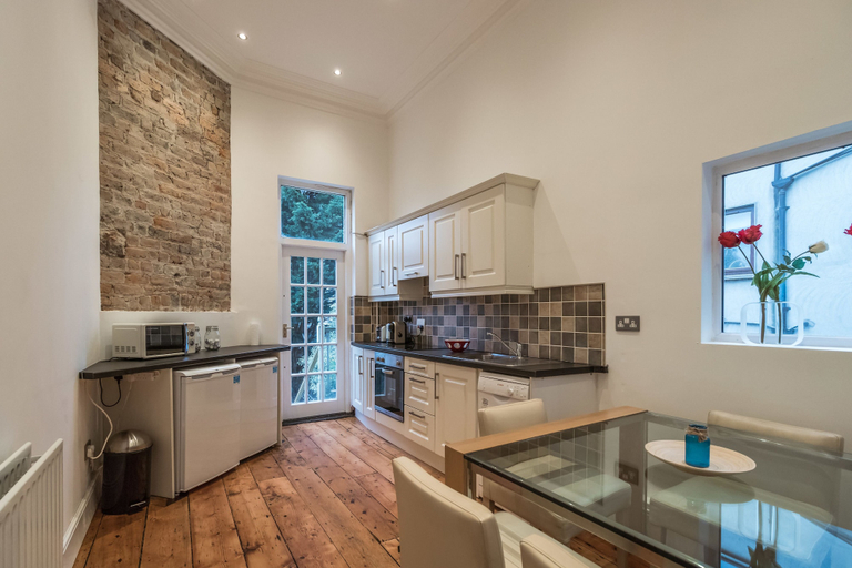 Others 5, The Patrick Kavanagh Suite - hiphipstay, Dublin