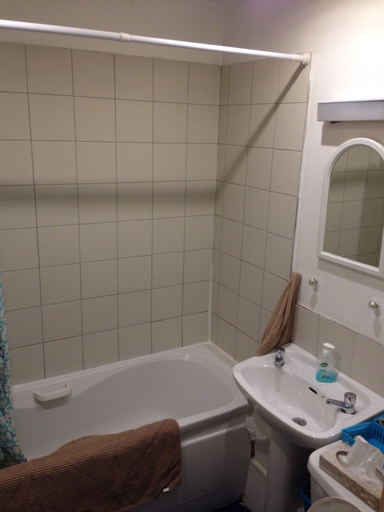 Bathroom 5, Smithfield Distillery Self Catering, Dublin