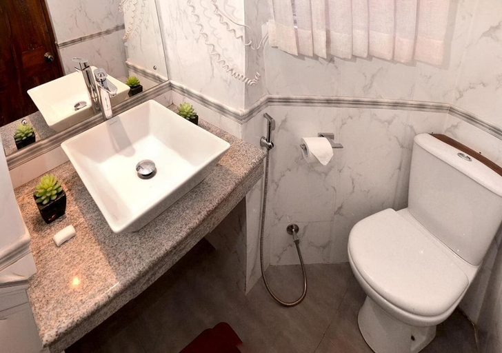 Bathroom 5, Villa 49, K.F.G. & G. Korale