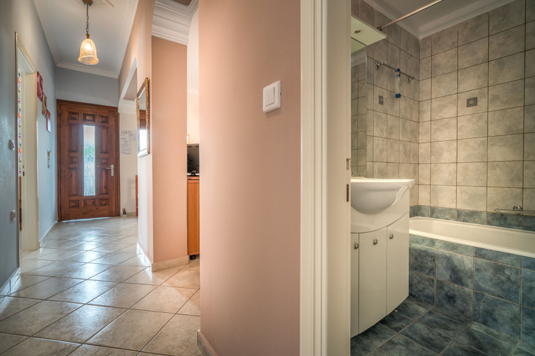 Bathroom 5, Mavrias Complex, Ionian Islands
