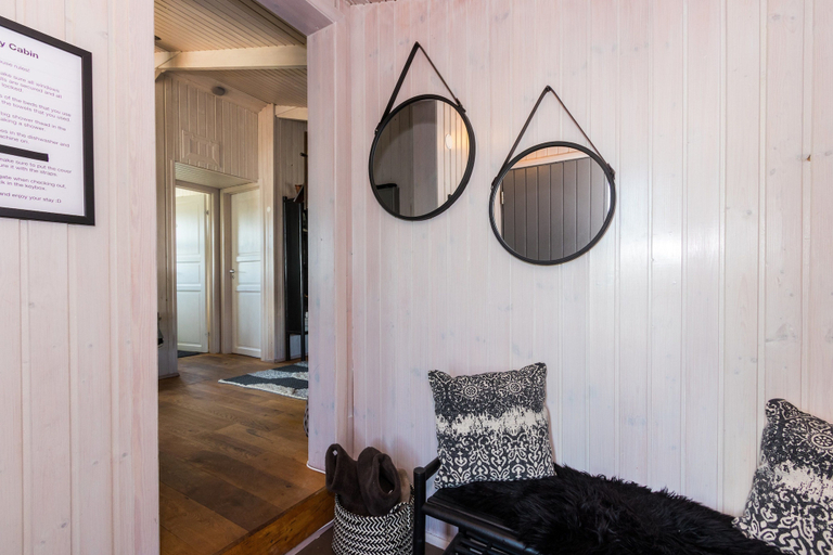 Others 5, Paradise Cabin, Hraungerðishreppur