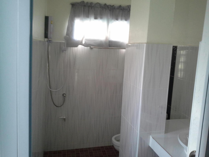 Bathroom 3, Bansappuri, Muang Lamphun