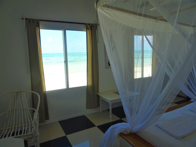 Bedroom 4, Makuti Beach Bungalows, Kusini