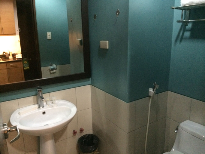 Bathroom 4, Baguio Burnham Suites, Baguio City