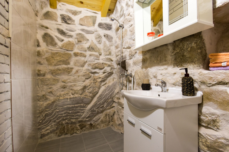 Bathroom 4, Ethno House Kosic