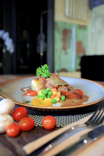 Food & Drinks 17