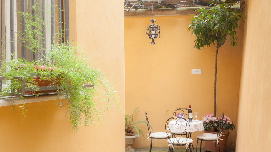 Others 4, Rental In Rome Portico Ottavia Garden, Roma