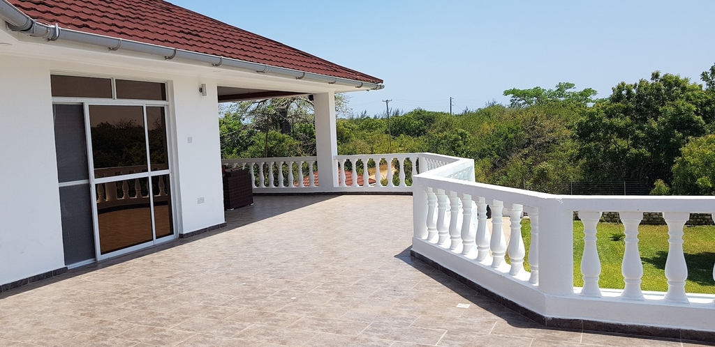 Balcony view, Casa Desqua Luxury Residence, Msambweni