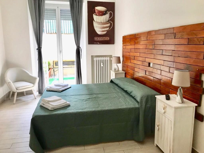Bedroom 4, Dea Flora B&B, Rome