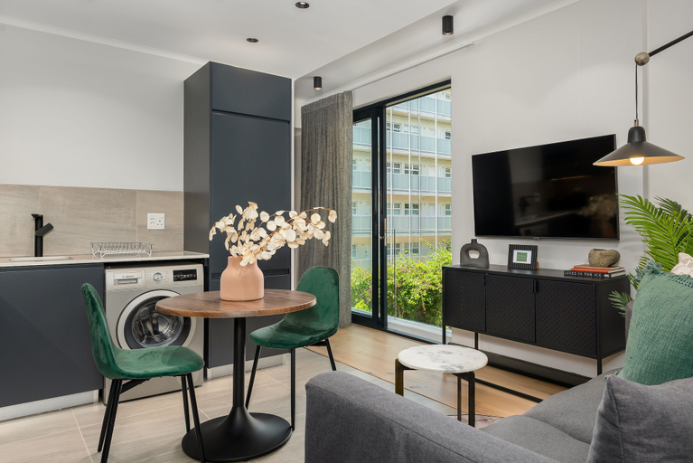 Others 5, FortyOnL 610, City of Cape Town