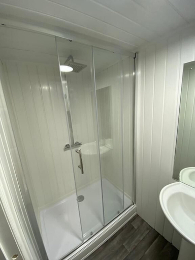 Bathroom 3, Honley Hotel, Blackpool