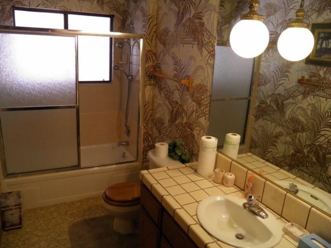 Bathroom, 1421 Meadow Crest Drive, El Dorado