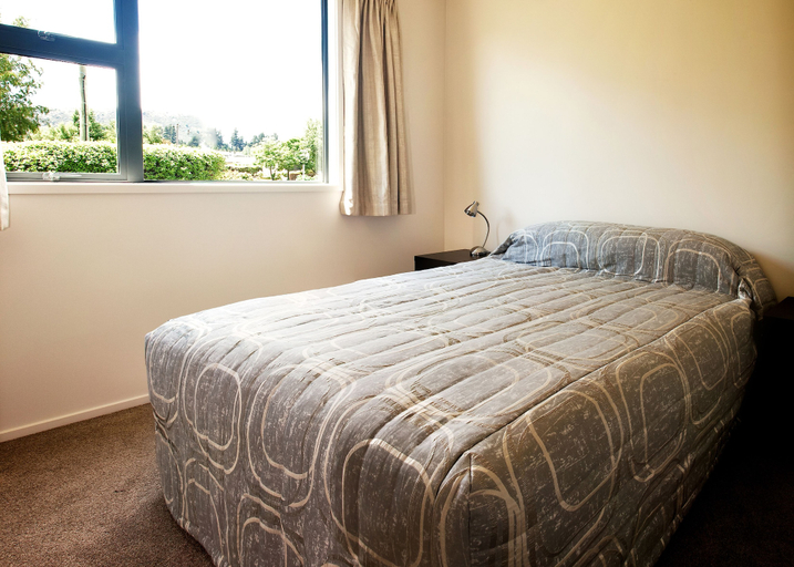 Bedroom, Dragonfly Cottage, Queenstown-Lakes
