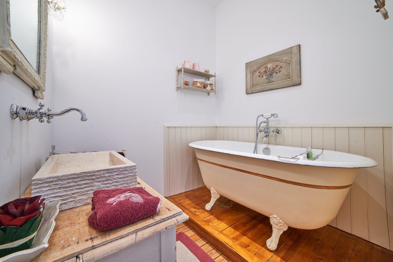 Bathroom 5, Chambre d'hôtes Le Celadon, Vendée