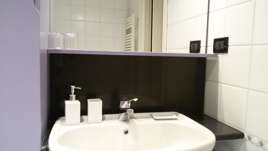 Bathroom 5, Alma Clara B&B, Torino