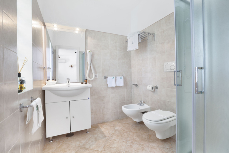 Bathroom 4, Relais Caposcuro, Napoli