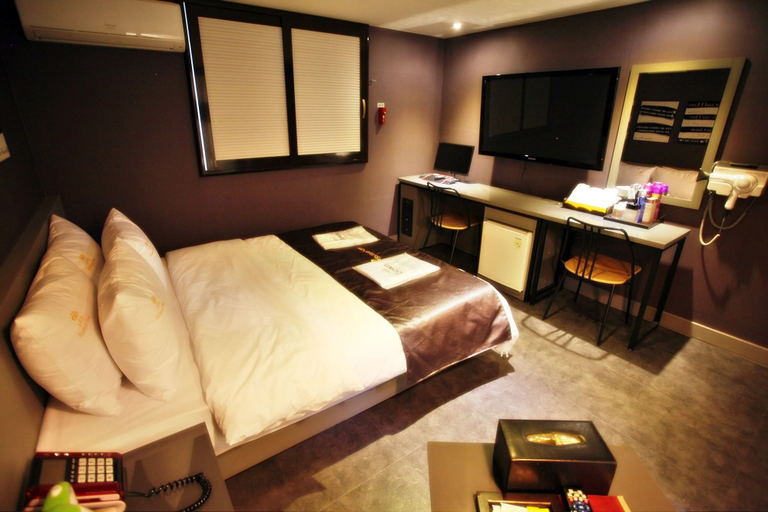 Bedroom 4, Noriter Hotel, Gyeyang