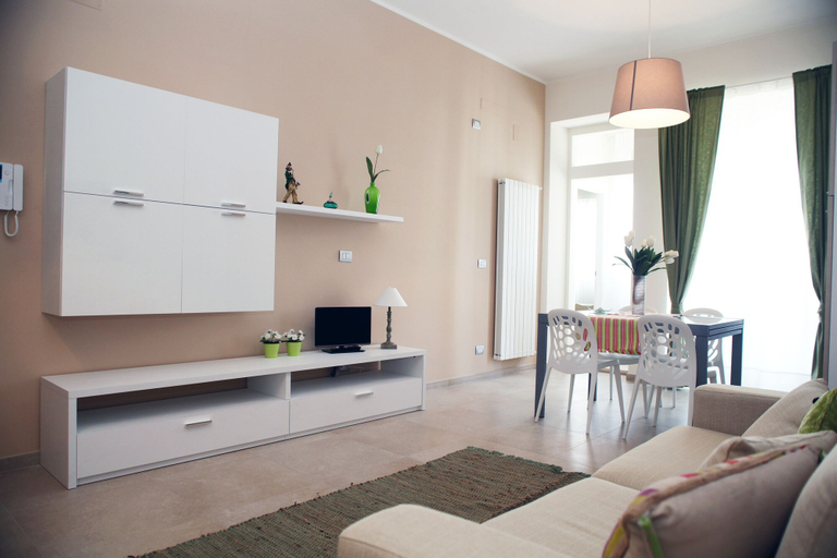 Others 5, Apartment Corso Cavour, Bari