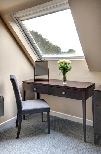 Others 5, Walkers Court 3 Bedroom Apartment, Gloucestershire