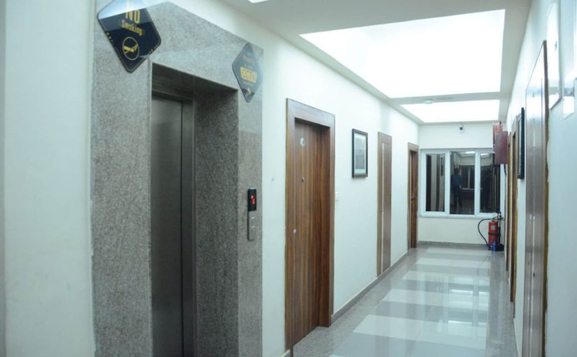 Others 5, Hotel Eden Roc, Khordha