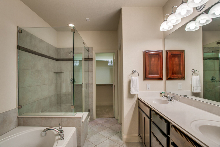 Bathroom 4, Stylish 3 bedroom Town Home at shops at, Collin