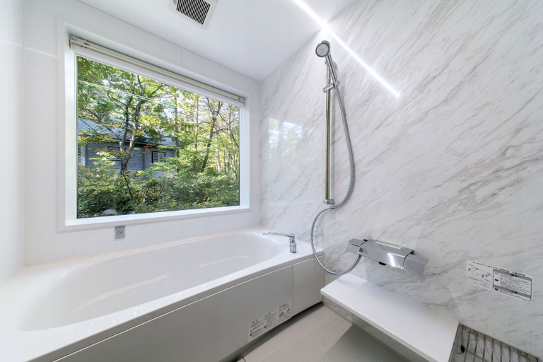 Bathroom 3, Sanzan Chalet, Hakuba
