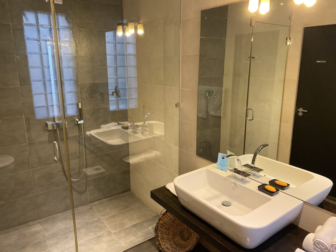 Bathroom 4, D Villas, Sri Jayawardanapura Kotte