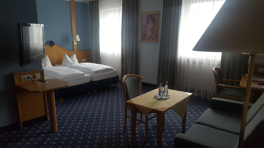 Bedroom 2, Hotel Park Cafe Reichl, Kelheim