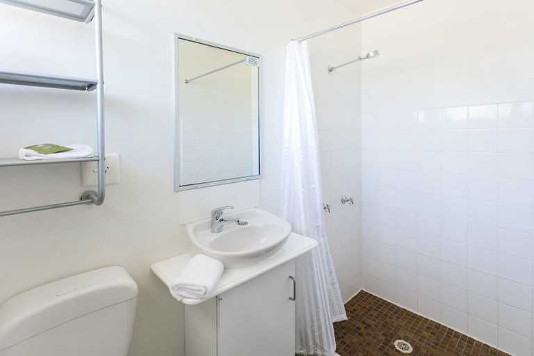 Bathroom, Summer East Serviced Apartments, Orange