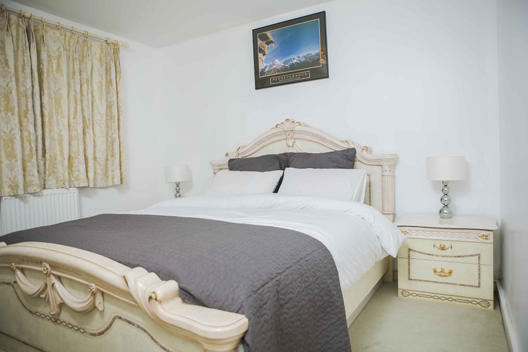 Bedroom 3, The Nook Serviced Apartment, London