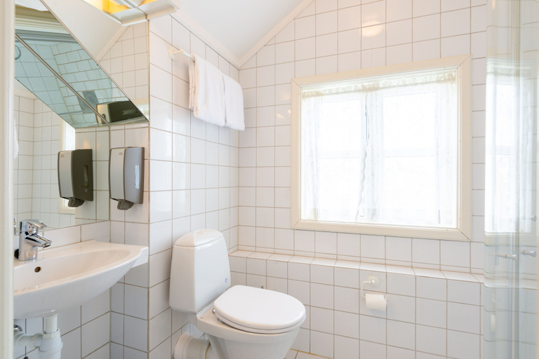 Bathroom 3, Hotel Norge Lillesand, Lillesand