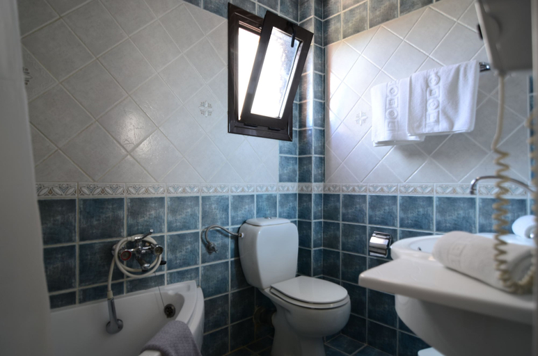 Bathroom 5, Penelope Apartment Hotel, Ionian Islands