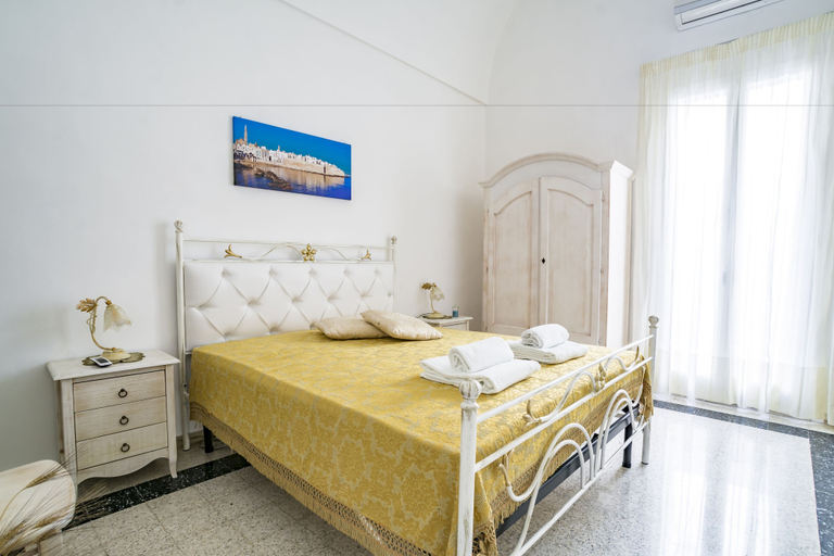 Bedroom 2, Domus Neptuni, Bari
