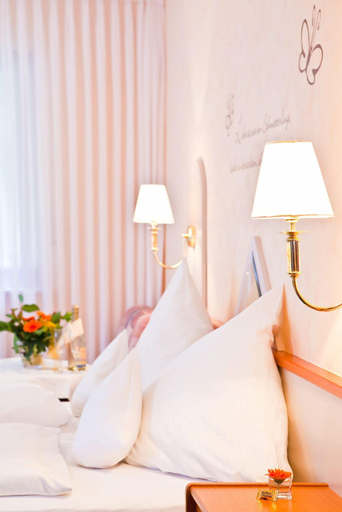 Bedroom 3, Waldhotel Wiesemann, Waldeck-Frankenberg
