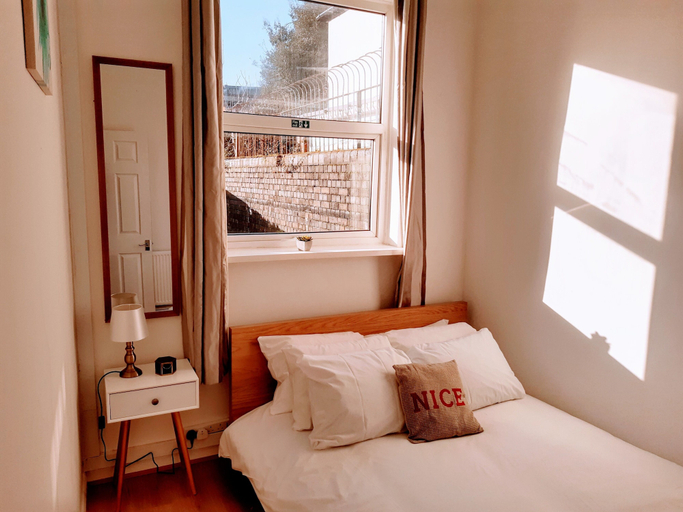 Bedroom 2, The Windsor Garden Apartment, Cardiff