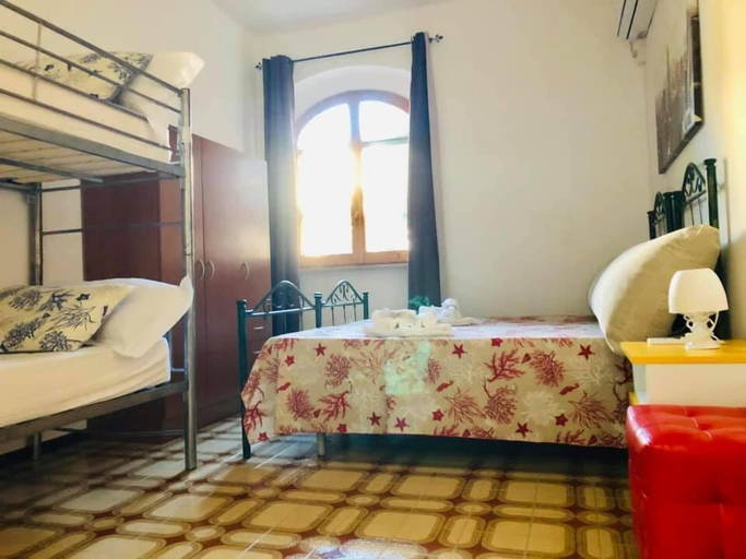 Bedroom 2, Villa Gaudì, Lecce