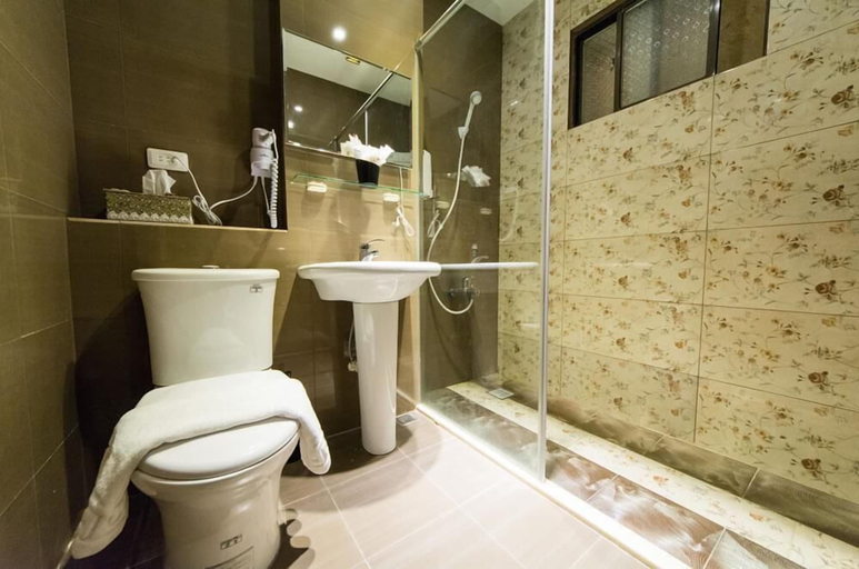 Bathroom 4, LITHO Hostel, Hualien