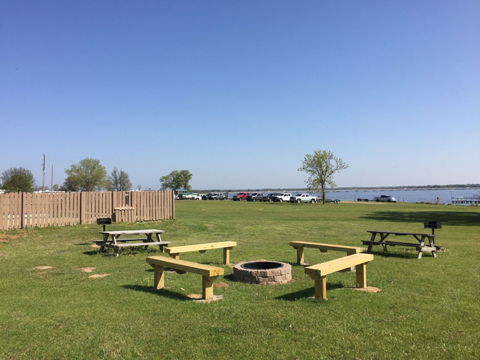 Others 5, Lake Fork Resort, Wood