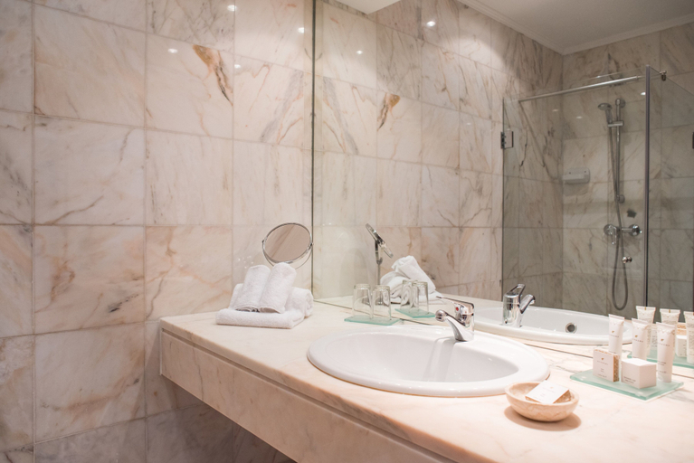 Bathroom 4, ADC - Albergaria do Calvário by Unlock Hotels, Évora