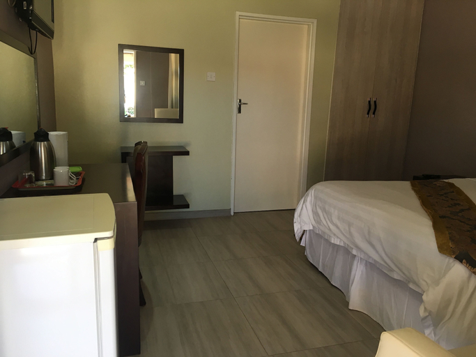 Bedroom 3, Shumba Lodge, Tutume